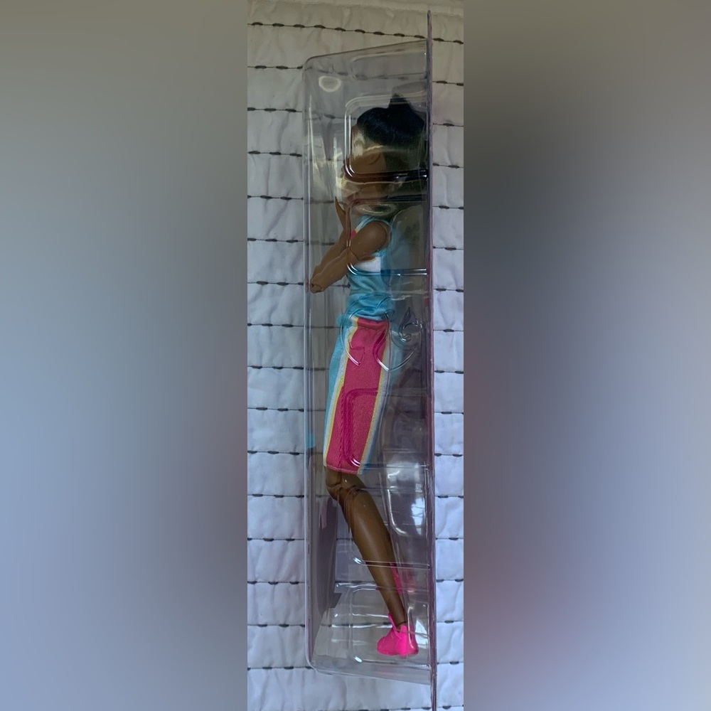 Made to Move Barbie Brunette Basketball Player Wearing Removable Uniform BBall - Picture 5 of 5